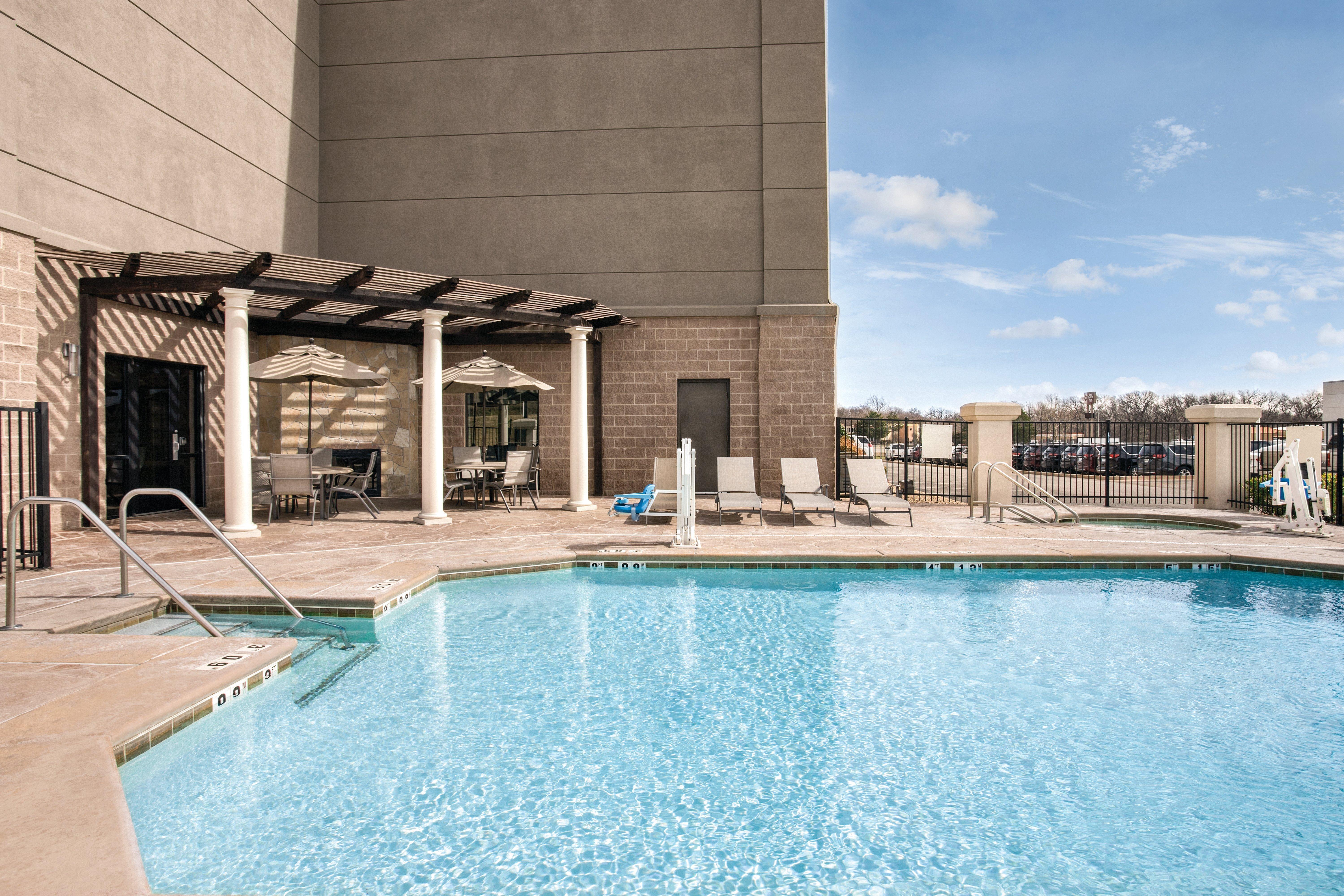 Holiday Inn Express Hotel & Suites Lawton-Fort Sill By Ihg Exteriör bild